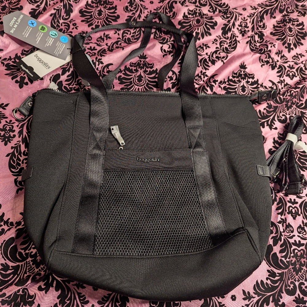 Baggallini Brand New With Tags Travel Bag